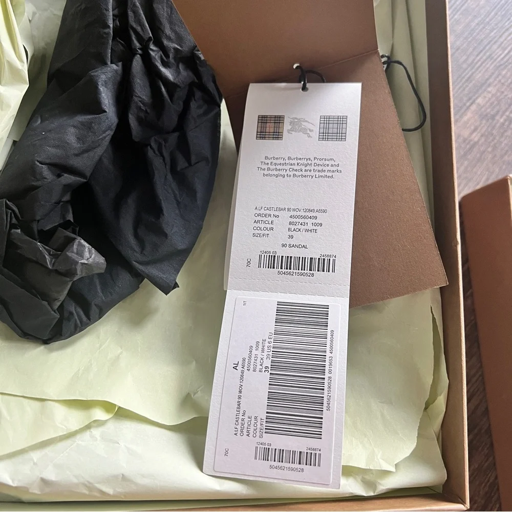 BURBERRY Checked basketweave leather sandals - Picture 7 of 14